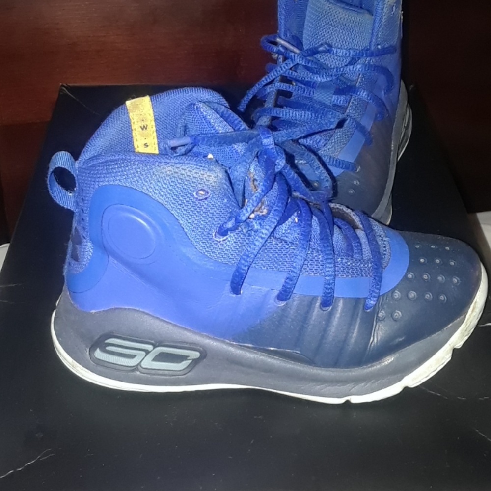 STEPH CURRYS - Picture 3 of 5